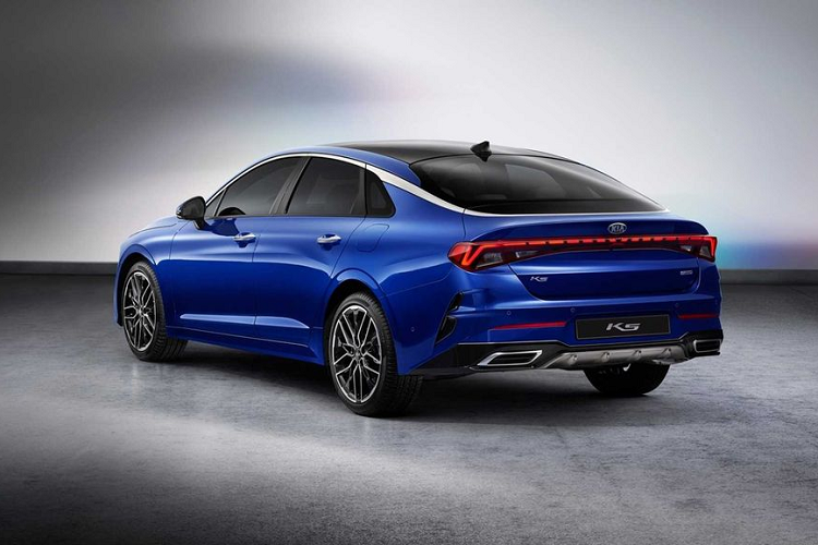 Theo kế hoạch, chiếc sedan “mới ra lò” mẫu xe sendan Kia K5 sẽ chính thức cập bến các đại lý Hàn Quốc trong tháng này. Trong khi đó, những thông tin về sản phẩm tại thị trường Mỹ vẫn chưa được công bố chính thức, tuy nhiên dự kiến xe sẽ được tiết lộ vào khoảng đầu năm 2020 với những thông số kĩ thuật tương tự phiên bản nội địa.