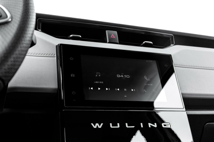 Nhờ vậy, nó chính là thành viên to lớn nhất của Hong Guang, nó chỉ nhỏ hơn một chút so với đối thủ Honda Odyssey.