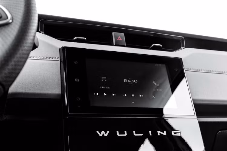 Nhờ vậy, nó chính là thành viên to lớn nhất của Hong Guang, nó chỉ nhỏ hơn một chút so với đối thủ Honda Odyssey.