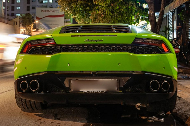 Đây là lần hiếm hoi “siêu bò” được doanh nhân Phan Thành cho ra dạo phố, cộng với việc thường xuyên được chủ nhân cho đi bảo dưỡng đều đặn giúp cho chiếc Huracan này luôn ở tình trạng vận hành tốt nhất.