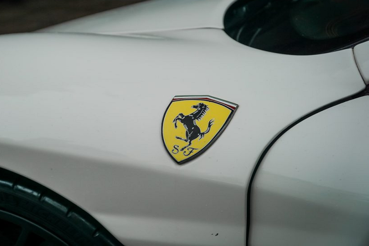 Trong vòng đời năm năm của mình từ 2004 đến 2009, Ferrari đã sản xuất tổng cộng hơn 15.000 chiếc, trở thành một trong những chiếc Ferrari bán chạy nhất của hãng.