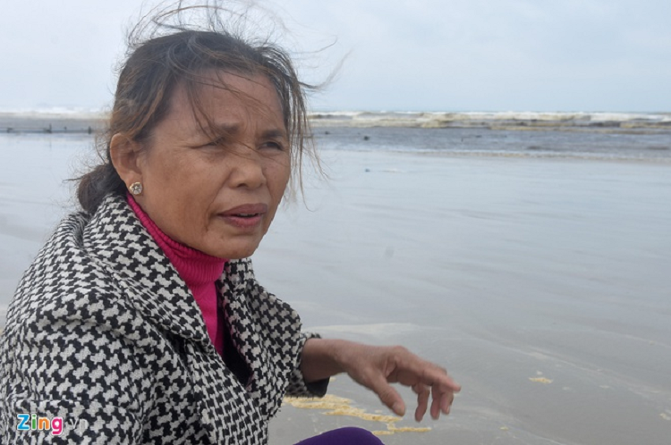 Nuoc bien khu Dung Quat co mau ca phe: Nong do pH vuot muc cho phep