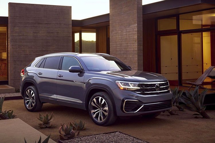 Mẫu xe Volkswagen Atlas Cross Sport 2020 hoàn toàn mới vừa chính thức ra mắt. Đây là một chiếc SUV Coupe và xem như là một phiên bản 5 chỗ của dòng SUV cho gia đình là Volkswagen Atlas (có tên gọi Teramont ở một số thị trường khác). Chiếc Atlas Cross Sport được “ra lò” nằm trong chiến lược đẩy mạnh thị phần xe SUV của hãng ở Bắc Mỹ.