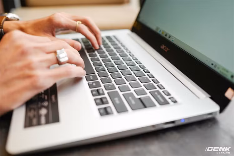 Can canh laptop sinh vien Acer Aspire tu 11,99 trieu dong-Hinh-6