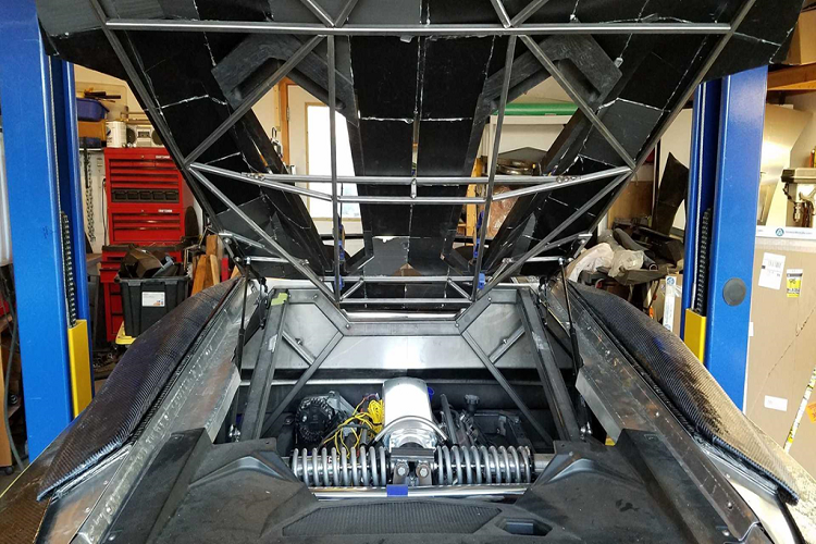 Trả lời phỏng vấn tạp chí Which Car của Australia, Sterling Backus nói có những thăng trầm với dự án siêu xe AXAS Interceptor, nhưng đó là đam mê và niềm vui của ông.