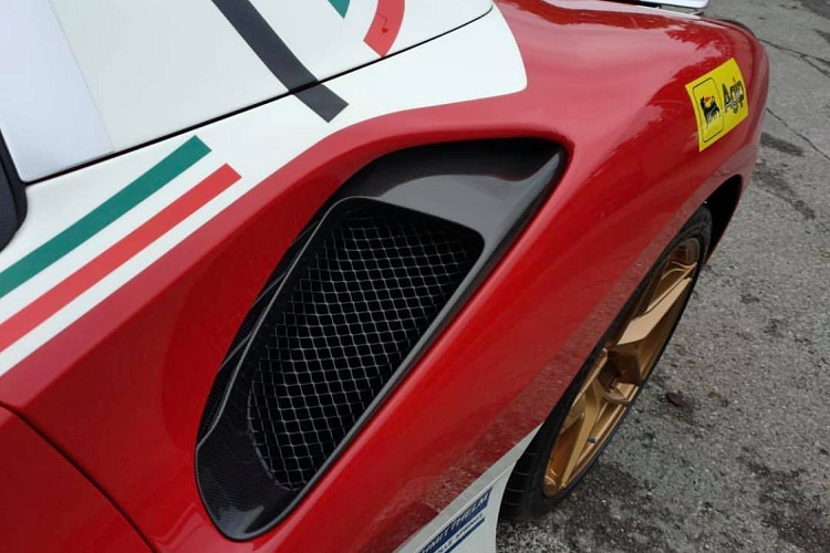 Trong suốt sự nghiệp của mình, Niki Lauda đã hoàn thành 171 chặng đua, giành 25 chức vô địch tại nhiều giải đua khác nhau. Sau khi giải nghệ, Niki trở thành chủ tịch danh dự của đội đua Mercedes–AMG Petronas kể từ năm 2012. Chính tay đua người Áo này đã đem lại thành công cho Mercedes khi thuyết phục Lewis Halminton về đầu quân cho đội đua này và đạt được nhiều chức vô địch.