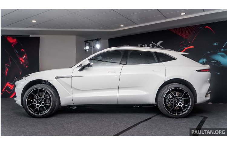 Khi được hỏi về tầm quan trọng và ảnh hưởng của DBX với công ty, Palmer trả lời: “Mỗi chiếc xe ra mắt đều rất quan trọng bởi chúng soi chiếu quy cách hoạt động của công ty. Với tư duy ngày một đổi mới, Aston chú trọng tới từng phân khúc hạng sang, mọi thứ đều rất quan trọng. 