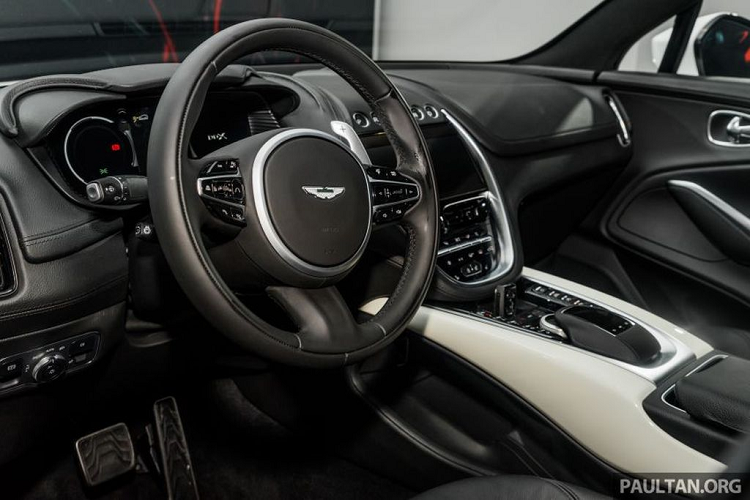 Ngoài ra, một động cơ V12 5.2 lít được cho là cũng nằm trong kế hoạch mở rộng của mẫu xe mặc dù một số báo cáo trước đó cho rằng khối máy này không đặt vừa khoang động cơ. Bên cạnh đó, khối máy I6 3.0 lít mild hybrid cũng có thể xuất hiện với công suất mạnh mẽ hơn. Chưa hết, khối động cơ M256 sử dụng trên các dòng Affalterbach AMG 53 như E 53, CLS 53, GLE 53 hay GT 53 cũng có thể được tái xuất. 