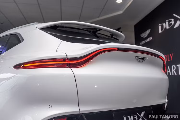 Cho tới thời điểm hiện tại, DBX đã trở thành model đầu tiên bước sang một phân khúc mới, một sân chơi mới thay vì trở thành những chiếc GT hay xe thể thao như trong bề dày lịch sử.” 