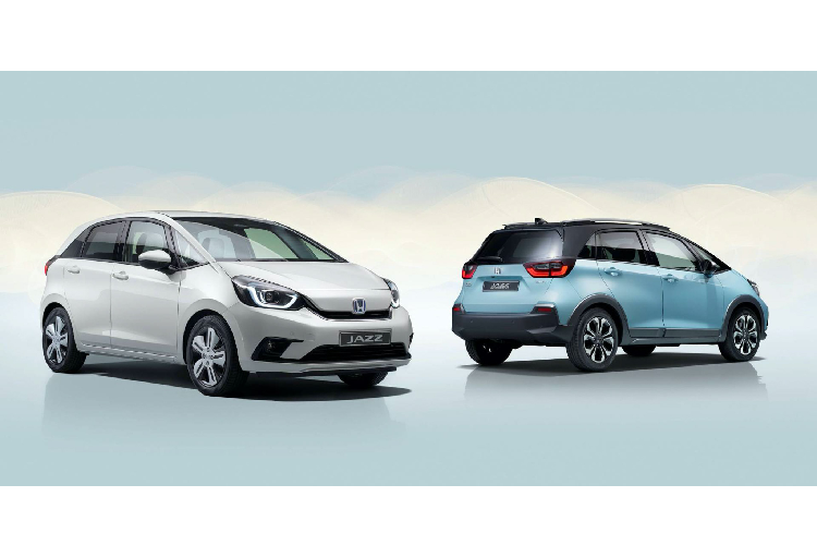 Lần đầu tiên, Honda Jazz hoàn toàn mới được trang bị hệ truyền động hybrid hai động cơ điện tiêu chuẩn. Hiện tại, Honda chưa công bố thông số kỹ thuật chi tiết, nhưng Honda tuyên bố hệ thống truyền động mới mang đến cho sự kết hợp giữa hiệu suất lái mạnh mẽ và dễ dàng sử dụng, đồng thời tiết kiệm nhiên liệu hiệu quả.
