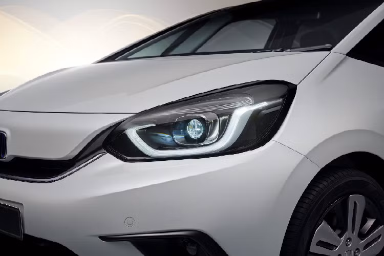 Honda Jazz biến thể Crosstar mới tại châu Âu sẽ có thiết kế tương tự Honda Fit tại thị trường Nhật Bản, xe được thiết kế lưới tản nhiệt phía trước độc đáo, tổng thể năng động trẻ trung, bên cạnh các tính năng và thiết kế nội thất tương tự như phiên bản tiêu chuẩn.