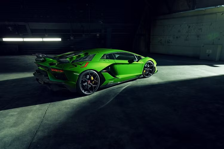 Bộ mâm của Lamborghini Aventador độ Novitec cũng được thay đổi với kích thước trước &amp; sau lần lượt là 9x20 và 13x21-inch loại Vossen, bọc ngoài là bộ bánh Pirelli P-Zero kích cỡ 255/30 và 355/25. Nan bánh đi kèm với tùy chọn 72 màu sắc cùng bề mặt hoàn thiện bóng hoặc nhám.