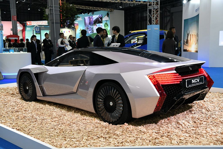 Nhà sản xuất không công bố nhiều thông tin về trang bị cũng như hệ truyền động của xe, nhưng nó sẽ là một chiếc ôtô chạy điện.