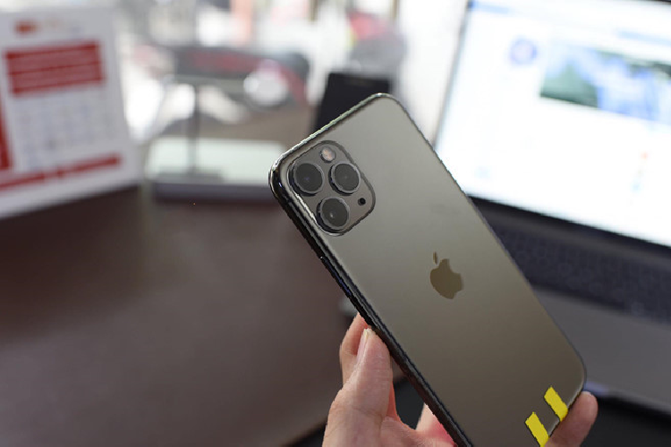 Chua ban ra, iPhone 11 ve Viet Nam bang cach nao?