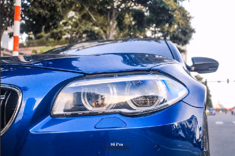 So với phiên bản M5 thế hệ thứ 5 với số lượng khoảng vài chiếc, BMW M5 thế hệ F10 đến nay vẫn là hàng độc tại Việt Nam. Từ khi về nước từ năm 2013 cho tới nay, siêu phẩm này rất hiếm khi xuất hiện trên đường phố