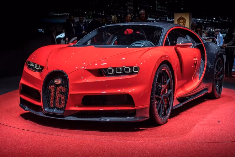 Siêu xe Bugatti Chiron Sport - 3,3 triệu USD.