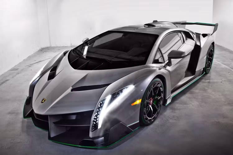 Siêu xe Lamborghini Veneno - 4,5 triệu USD.