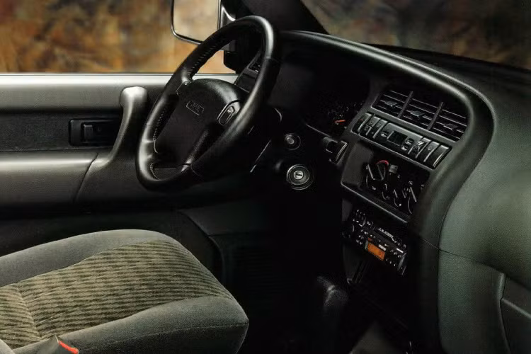 Tại Việt Nam, Isuzu Trooper đã qua sử dụng đang được rao bán rộng rãi, tùy thuộc vào đời xe, phiên bản, mức giá của Trooper sẽ dao động trong khoảng từ vài trục cho đến hơn 150 triệu đồng. Isuzu Trooper được đánh giá cao ở thiết kế from xe cứng cáp đầy nam tính, thân vỏ dày, vận hành êm ái, bền bỉ, nội thất thiết kế đẹp (so với các xe cùng đời), giá mềm hơn nếu so với Mitsubishi Pajero.