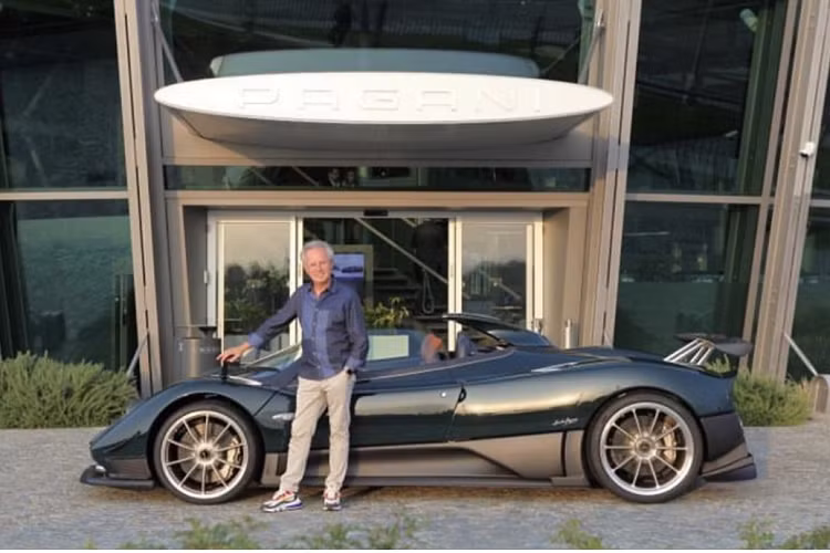 Gần đây, Pagani đã cho ra mắt phiên bản Zonda kỉ niệm cột mốc này. “Venti” trong tiếng Ý tức là 20, tượng trưng cho 20 năm tuổi của dòng Zonda. Sau khi được giới thiệu trong một sự kiện đặc biệt chỉ có 50 khách hàng vào 2 tháng trước, đến nay chiếc xe này mới chính thức xuất hiện trước công chúng.