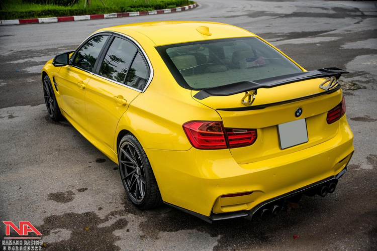 Có mức giá tương đối hợp lý so với các dòng BMW khác trong khi vẫn sở hữu trang bị tiêu chuẩn hấp dẫn, hiệu năng vận hành tốt và thiết kế thể thao ấn tượng, toàn bộ các đời 3 Series từ trước tới nay đều luôn thu hút được một lượng người chơi rất lớn trên Thế giới.