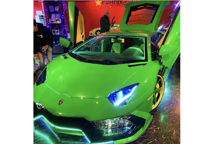 Chiếc Aventador 50th Anniversario đã từng gắn bó với ông trong rất nhiều sự kiện về xe khác nhau, điển hình là tại hành trình siêu xe Gumball 3000 diễn ra vào năm 2018 tại Nhật Bản. Ngoài chiếc Aventador, bộ sưu tập xe của Morohoshi còn có một chiếc Lamborghini Murcielago độ được đính đá swarovski hay chiếc Lamborghini Diablo độ màu tím đã từng được ông đem tới Ý trong khuôn khổ lễ kỉ niệm 50 năm của thương hiệu Lamborghini.