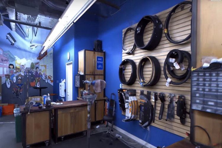 Mark Zuckerberg va Facebook am muu tao ra mot the gioi khac-Hinh-3