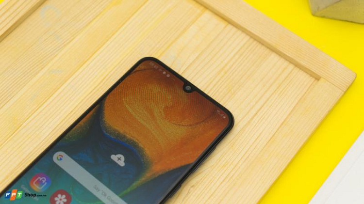 Loat smartphone tam trung Samsung ban chay nhat Quy 3/2019-Hinh-5