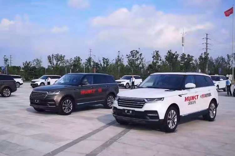 Hunkt Canticie có các kích thước D x R x C lần lượt là (4.985, 1.995, 1.819)mm và trục cơ sở dài 2.997mm. Những con số này rất gần với Range Rover (D x R x C 4.999/2.073/1.835mm, trục cơ sở 2.992mm. Chiếc xe được trang bị động cơ xăng 2.0l tăng áp cho công suất 197 hoặc 217 mã lực tuỳ vào phiên bản, dẫn động tới cầu sau thông qua hộp số tự động 8 cấp. Vào quý 4 năm nay Hunkt sẽ chính thức bán ra Canticie tại thị trường Trung Quốc với giá chưa được công bố.