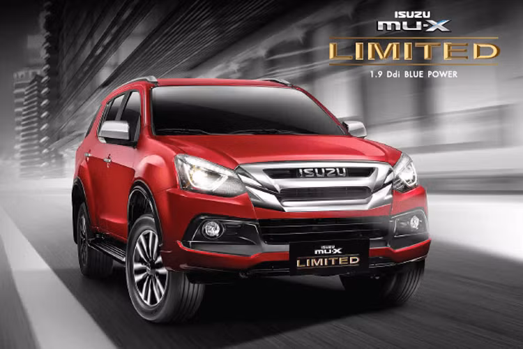  Giá xe Isuzu Mu-X Limited 2019 bán ra từ 990 triều đồng tại Việt Nam (đã bao gồm 10% VAT), xe sẽ có mặt tại tất cả các đại lý ủy quyền Isuzu Trên Toàn Quốc từ ngày 06/09/201 đi kèm với chế độ bảo hành 5 năm hoặc 200.000 km tùy điều kiện nào đến trước.