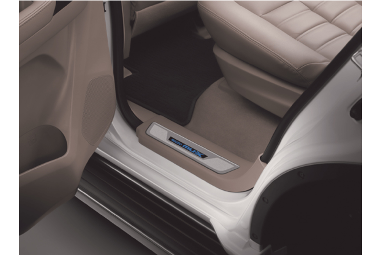 Về an toàn, mu-X limited 2019 trang bị 06 túi khí SRS, hệ thống hỗ trợ xuống dốc HDC bên cạnh các hệ thống an toàn khác như hệ thống chống bó cứng phanh (ABS), hệ thống phân phối lực phanh điện tử (EBD), hệ thống hỗ trợ phanh khẩn cấp (BA), hệ thống phanh thông minh (BOS), hệ thống cân bằng điện tử (ESC), hệ thống kiểm soát lực kéo (TCS), hệ thống hỗ trợ khởi hành ngang dốc (HSA).