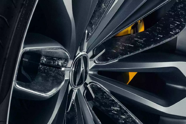 Nhưng bản thân chiếc TLX Type S thế hệ mới thì chưa rõ thời điểm ra mắt. Nhiều đồn đoán cho ra rằng xe sẽ được giới thiệu sau 2 năm nữa.