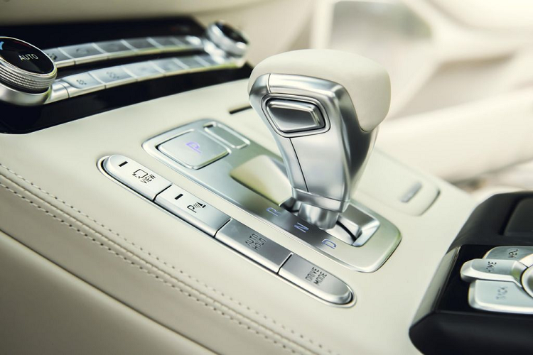 Cận cảnh từng chi tiết bề mặt tỉ mỉ trên sedan hạng sang Genesis G90