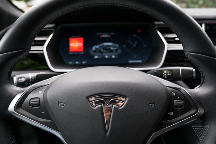 Ngay lập tức, tài khoản WeChat của Tesla ước tính động thái trên sẽ giúp hãng xe Mỹ giảm giá xe tới 13.957 USD cho người dùng địa phương.