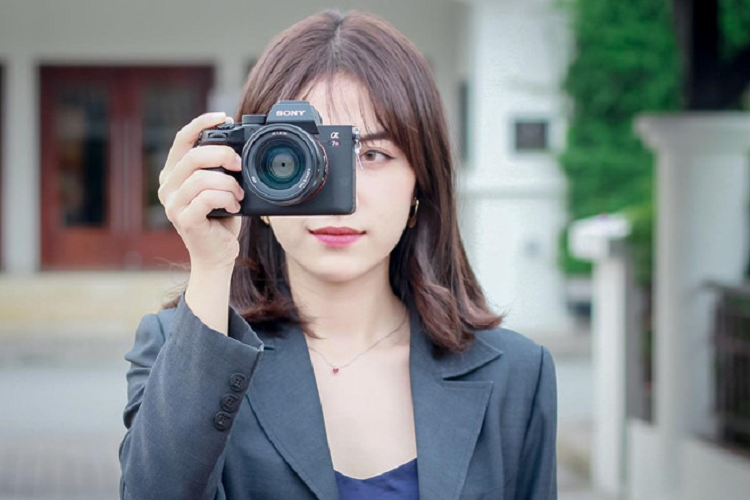 Chiếc máy ảnh full-frame, không gương lật Sony a7R IV mới được giới thiệu trên thế giới vào tháng 7. Sản phẩm này vừa được hãng ra mắt tại thị trường Việt Nam.