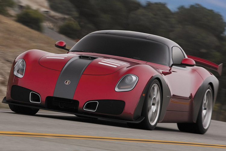 Devon GTX cũng là một mẫu xe sử dụng động cơ từ Dodge Viper. Được thành lập vào năm 2006, Devon Motorworks có ý định tái tạo và tăng sức mạnh cho Viper ACR. GTX ra đời và được chạy thử nghiệm tại các đường đua nổi tiếng của Mỹ như Willow Springs và Laguna Seca. Đáng tiếc cuộc suy thoái toàn cầu vào năm 2010 đã cản trở dự án, chỉ có 2 chiếc Devon GTX được chế tạo. Dù sao, đây vẫn là một mẫu xe đẹp mắt dù nó đã được ra đời gần 10 năm. 