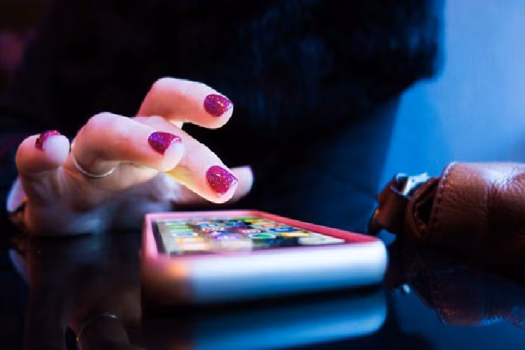 Lam sao de bot phu thuoc vao smartphone?