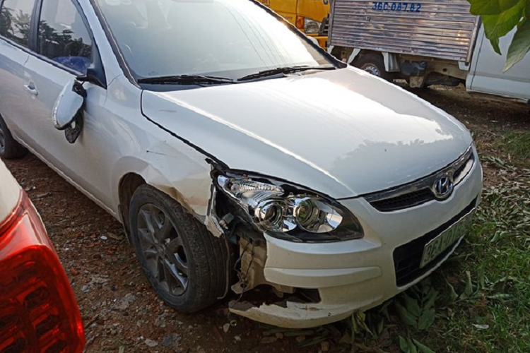 Can bo TP Thanh Hoa bo tron sau khi gay tai nan cho hoc sinh lop 9?-Hinh-2