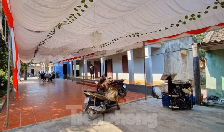 Gia dinh thu mon Van Toan lam 60 mam co moi hang xom co vu tran chung ket-Hinh-4