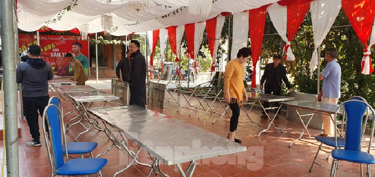 Gia dinh thu mon Van Toan lam 60 mam co moi hang xom co vu tran chung ket-Hinh-9