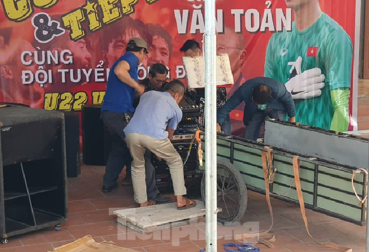 Gia dinh thu mon Van Toan lam 60 mam co moi hang xom co vu tran chung ket-Hinh-5