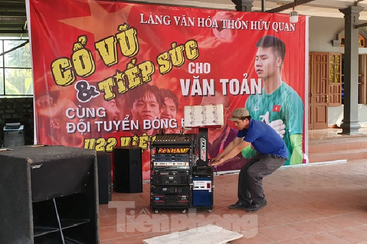 Gia dinh thu mon Van Toan lam 60 mam co moi hang xom co vu tran chung ket-Hinh-6