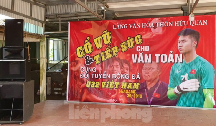 Gia dinh thu mon Van Toan lam 60 mam co moi hang xom co vu tran chung ket-Hinh-2