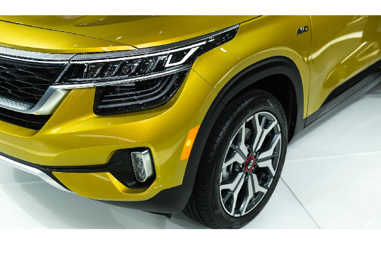 Seltos có tổng cộng 02 lựa chọn động cơ bao gồm: 4 cyl thẳng hàng dung tích 2.0L N/A kết hợp với hộp số tự động biến thiên vô cấp – CVT, cho công suất tối đa 146 mã lực là động cơ tiêu chuẩn trên các phiên bản thấp (LX, S và EX).