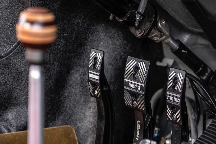 Chân côn, ga phanh của xe Porsche 356 RSR 1960 Emory Motorsports