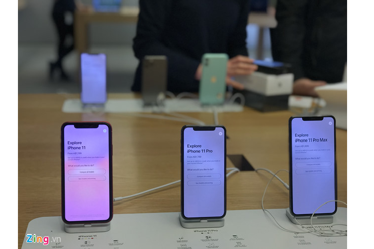 Apple Store vo tay chao don nguoi mua iPhone 11 dau tien-Hinh-13