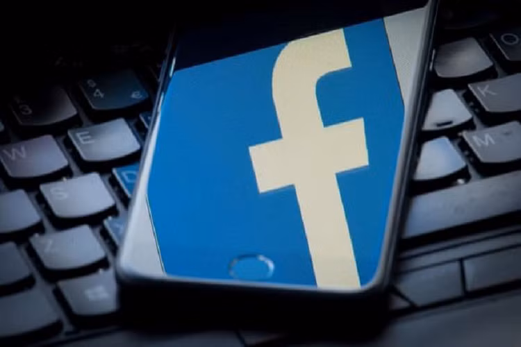 Facebook kiem tien ty nhung chi nop thue tien trieu