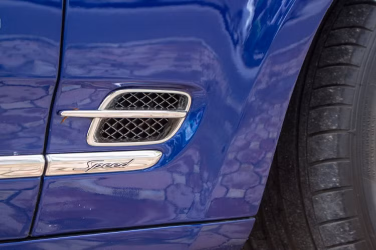 Tốc độ tối đa mà Mulsanne Speed có thể đạt được lên tới 306km/h, tức nhanh hơn 10km/h so với bản tiêu chuẩn.