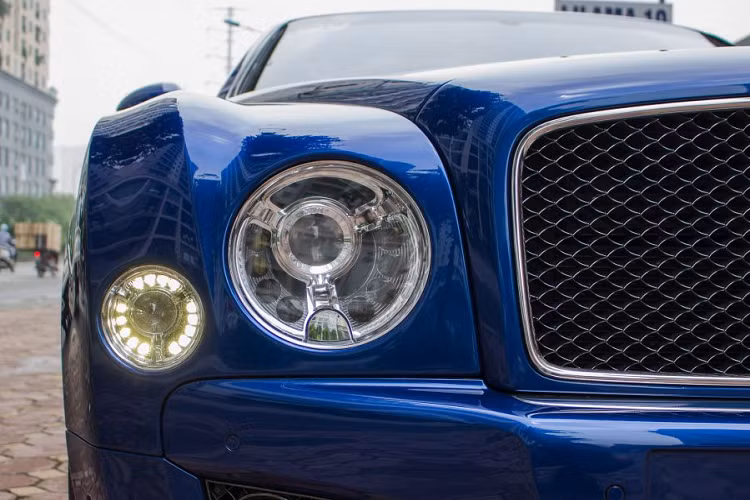 Mẫu xe Bentley Mulsanne Speed được trang bị động cơ V8 6.75Lit tăng áp kép sản sinh công suất lên tới 530 mã lực, mô men xoắn cực đại lên tới 1,100Nm. Điều này giúp xe tăng tốc từ 0-97km/h chỉ trong vòng 4,8 giây, nhanh hơn 0,3 giây so với phiên bản tiêu chuẩn.