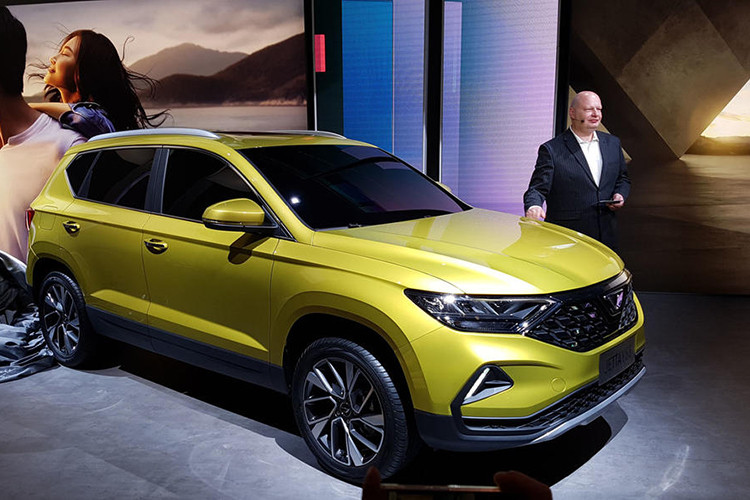 Mẫu xe liên doanh giữa FAW và Volkswagen tại thị trường Trung Quốc thực chất là chiếc Seat Ateca tinh chỉnh lại. Kích thước dài, rộng và cao lần lượt của mẫu xe giá rẻ Jetta VS5 mới này sẽ là 4.419 mm, 1.841 mm và 1.616 mm. Trục cơ sở dài của xe là 2.630 mm.