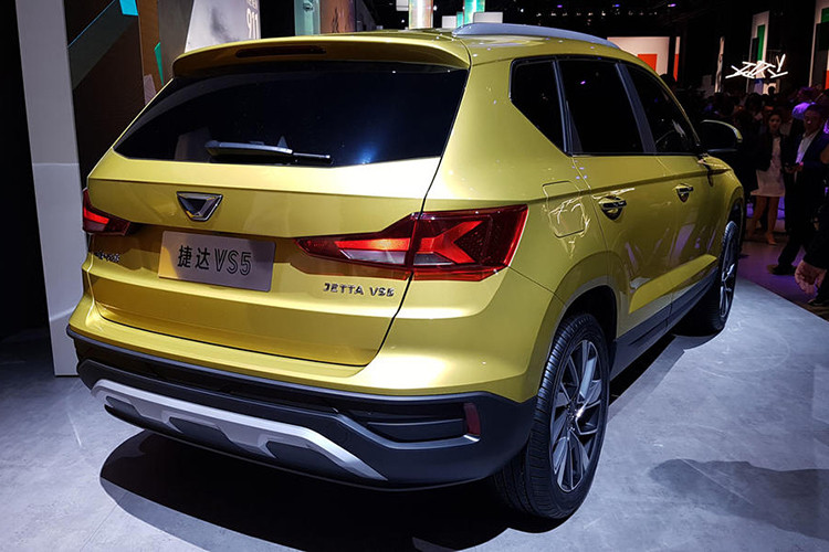 Có thể thấy, Jetta VS5 2019 mới không sử dụng động cơ 1.5 TSI Evo và hộp số ly hợp kép DSG 7 cấp do chi phí cao và không phù hợp với đối tượng khách hàng mà mẫu SUV cỡ nhỏ này hướng tới.